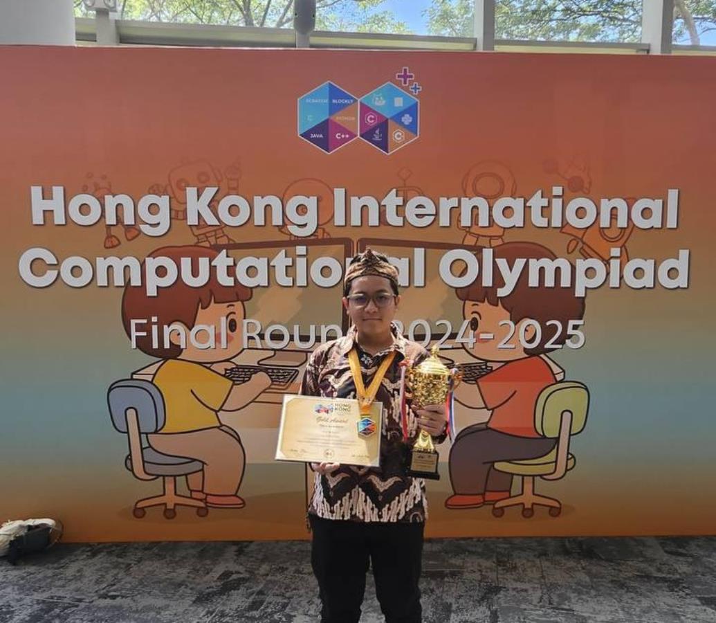 Santri SMP Fullday Al-Muhajirin Alif Pradani Harumkan Nama Bangsa Indonesia di Hong Kong International Computational Olympiad 2024-2025