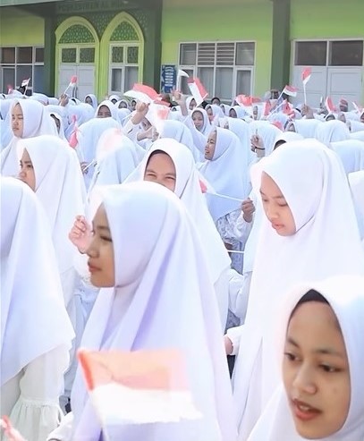 Al-Muhajirin Purwakarta Kampus Pusat Gelar Upacara HUT RI ke-80 dengan Penuh Kemeriahan dan Kesyahduan
