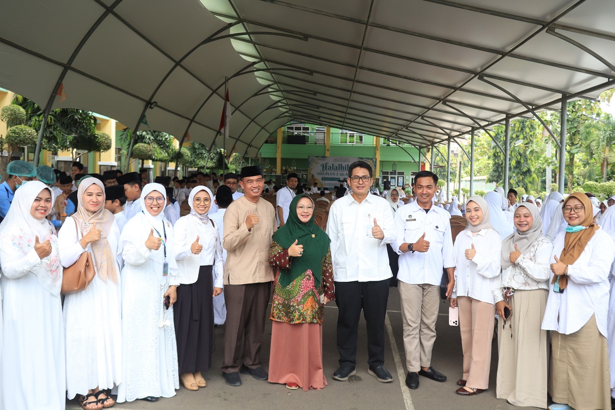 Kunjungan Tenaga Ahli Ketua BGN dan LP Ma’arif NU PBNU di Acara Halal bi Halal SD Plus 2 Al-Muhajirin dengan menu Makan Bergizi Gratis (MBG)