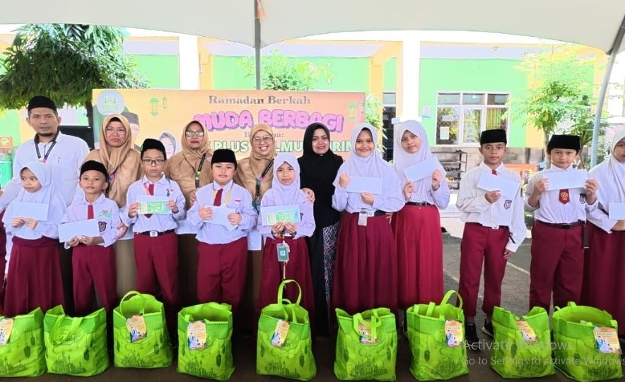 MuDa Berbagi: Menebar Kepedulian, Menguatkan Pendidikan Karakter di SDS Plus 2 Al-Muhajirin